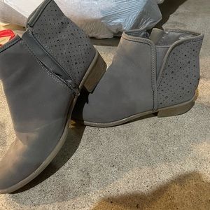 Girls Size 4 Suede Ankle Boots